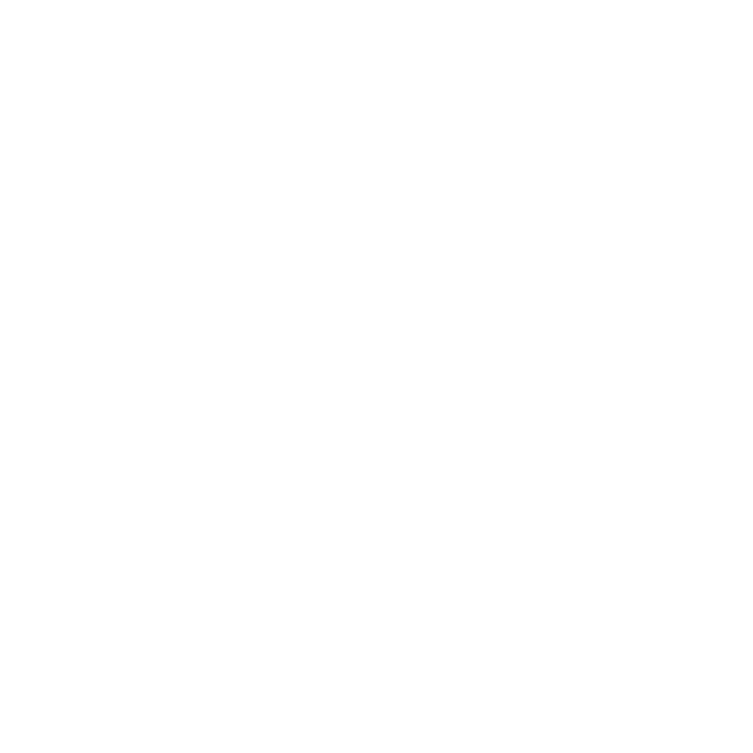 Bouteille de vin renversée sur une table de bistro